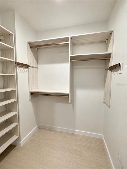 В аренду: $8,000 (2 спален, 2 ванн, 1250 Квадратных фут)
