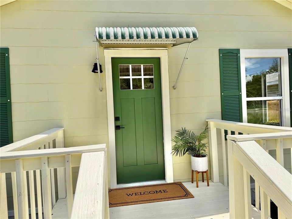 For Sale: $279,900 (2 beds, 1 baths, 756 Square Feet)