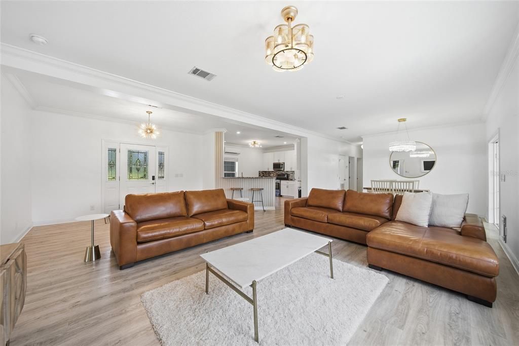 For Sale: $550,000 (3 beds, 2 baths, 1849 Square Feet)