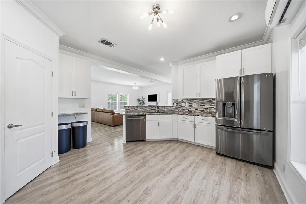 For Sale: $550,000 (3 beds, 2 baths, 1849 Square Feet)