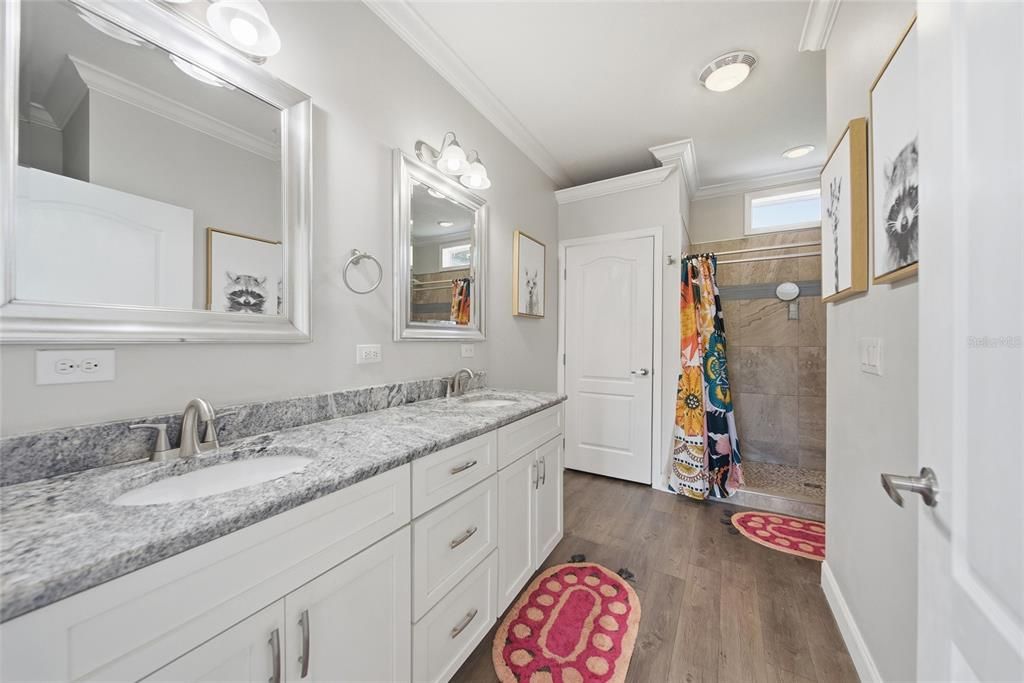 For Sale: $550,000 (3 beds, 2 baths, 1849 Square Feet)