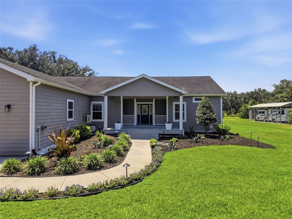 For Sale: $550,000 (3 beds, 2 baths, 1849 Square Feet)
