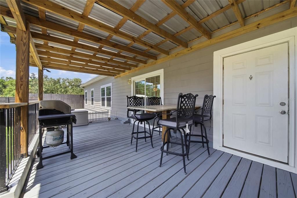 For Sale: $550,000 (3 beds, 2 baths, 1849 Square Feet)