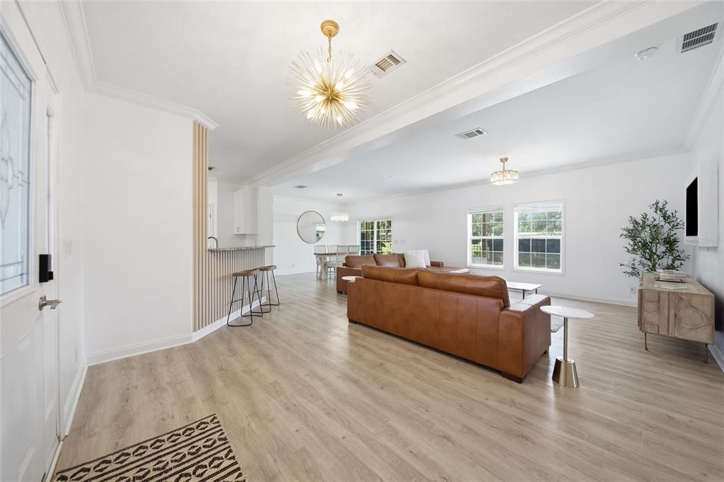 For Sale: $550,000 (3 beds, 2 baths, 1849 Square Feet)