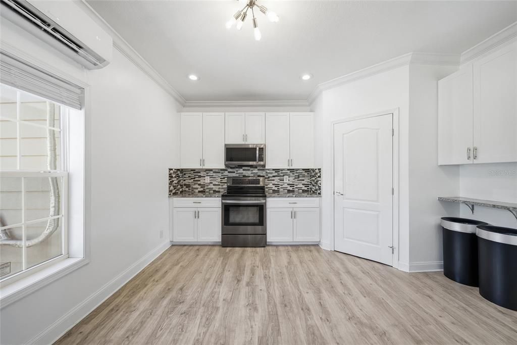 For Sale: $550,000 (3 beds, 2 baths, 1849 Square Feet)