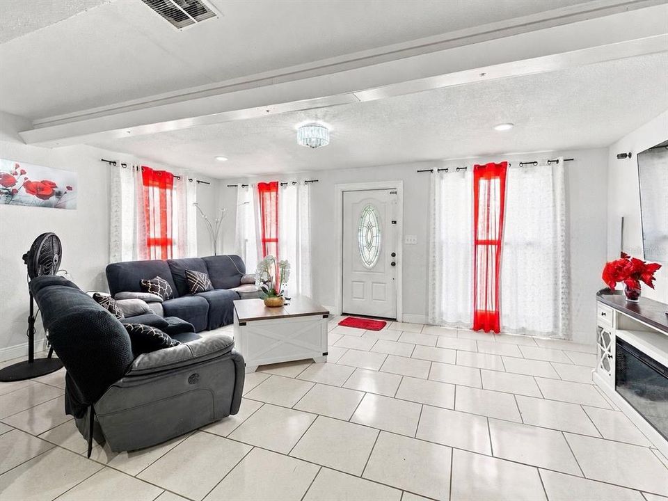 For Sale: $449,900 (4 beds, 3 baths, 1760 Square Feet)