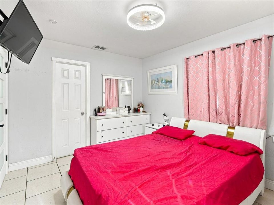 For Sale: $449,900 (4 beds, 3 baths, 1760 Square Feet)