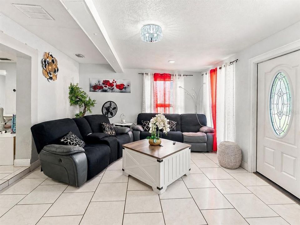 For Sale: $449,900 (4 beds, 3 baths, 1760 Square Feet)