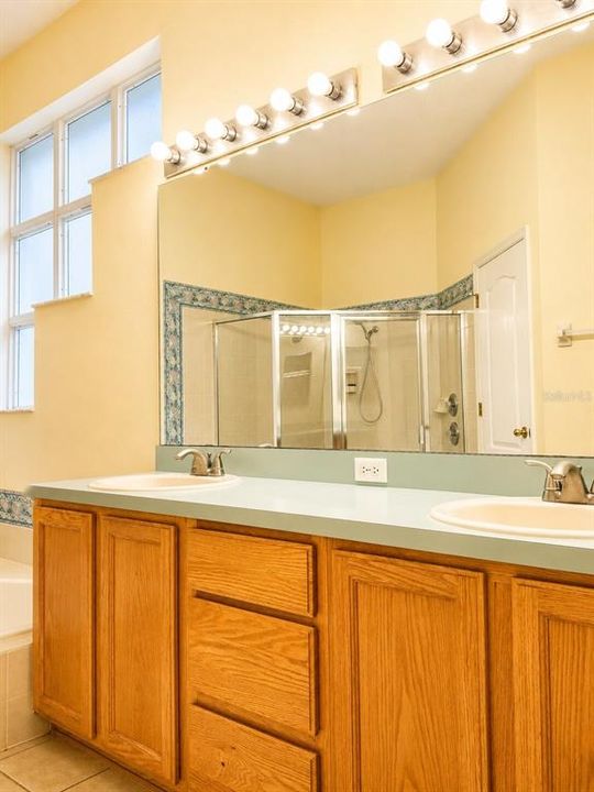 На продажу: $415,900 (3 спален, 2 ванн, 1896 Квадратных фут)