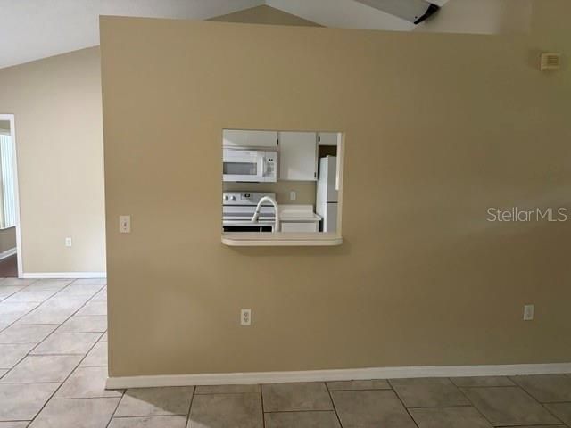 For Rent: $1,900 (3 beds, 2 baths, 1288 Square Feet)
