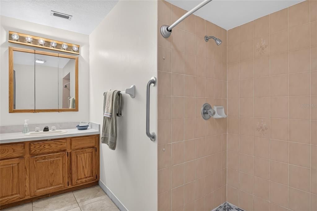 For Sale: $265,000 (2 beds, 2 baths, 1686 Square Feet)