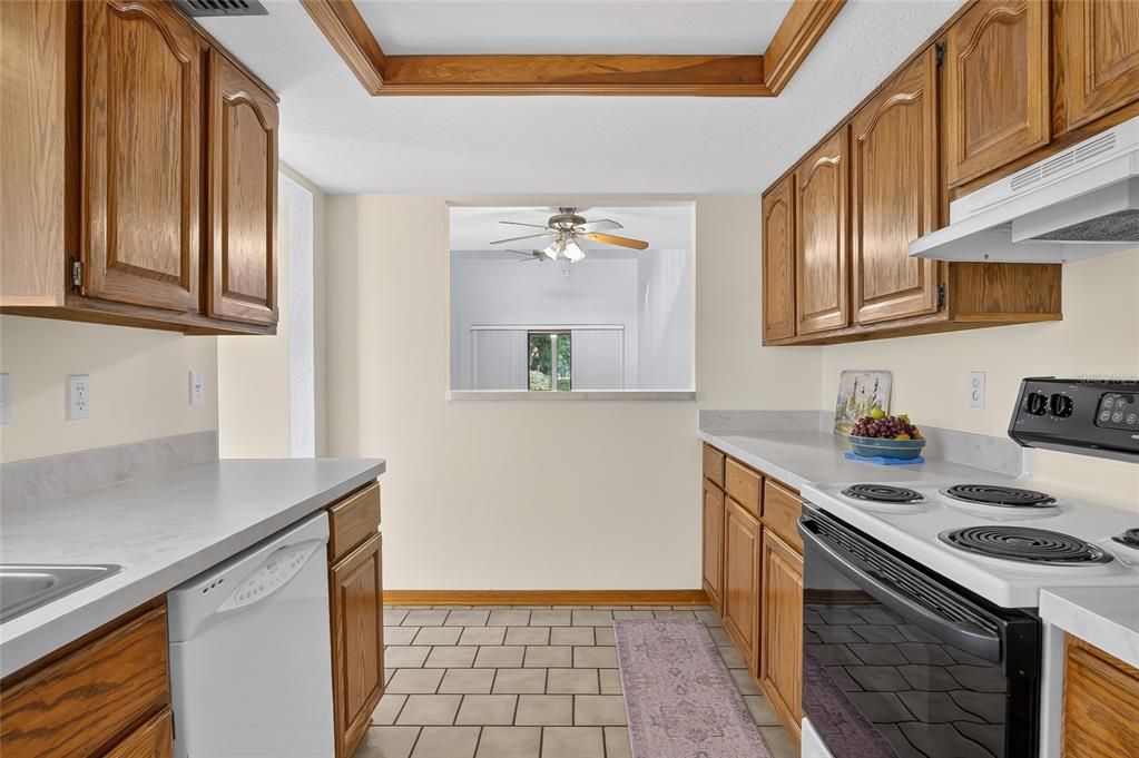 For Sale: $265,000 (2 beds, 2 baths, 1686 Square Feet)