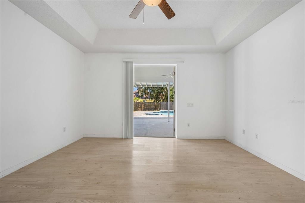 For Sale: $500,000 (4 beds, 3 baths, 2423 Square Feet)
