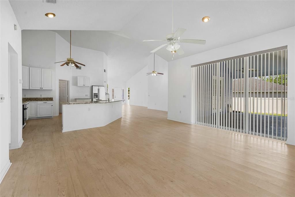 For Sale: $500,000 (4 beds, 3 baths, 2423 Square Feet)