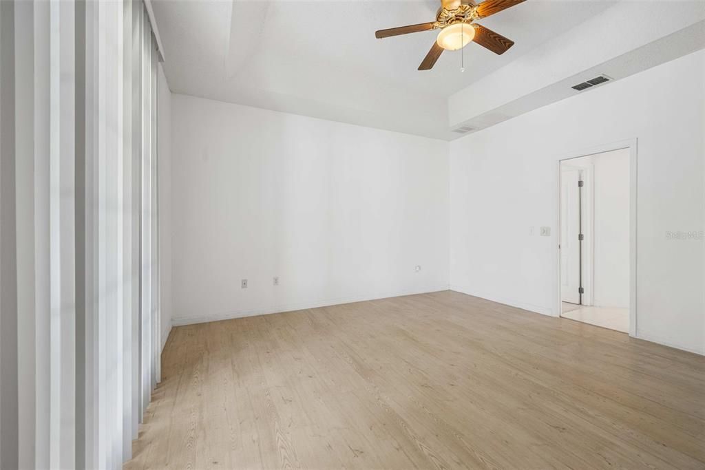 For Sale: $500,000 (4 beds, 3 baths, 2423 Square Feet)