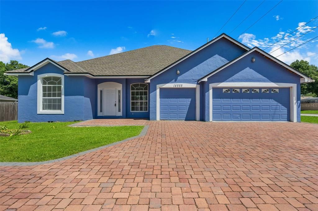 For Sale: $500,000 (4 beds, 3 baths, 2423 Square Feet)
