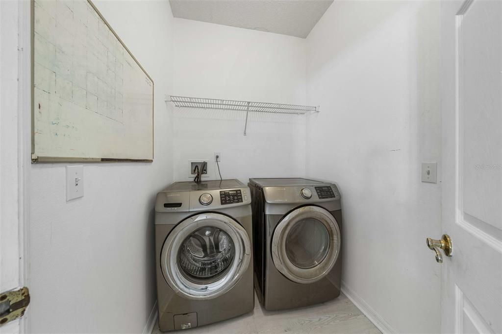 For Sale: $500,000 (4 beds, 3 baths, 2423 Square Feet)