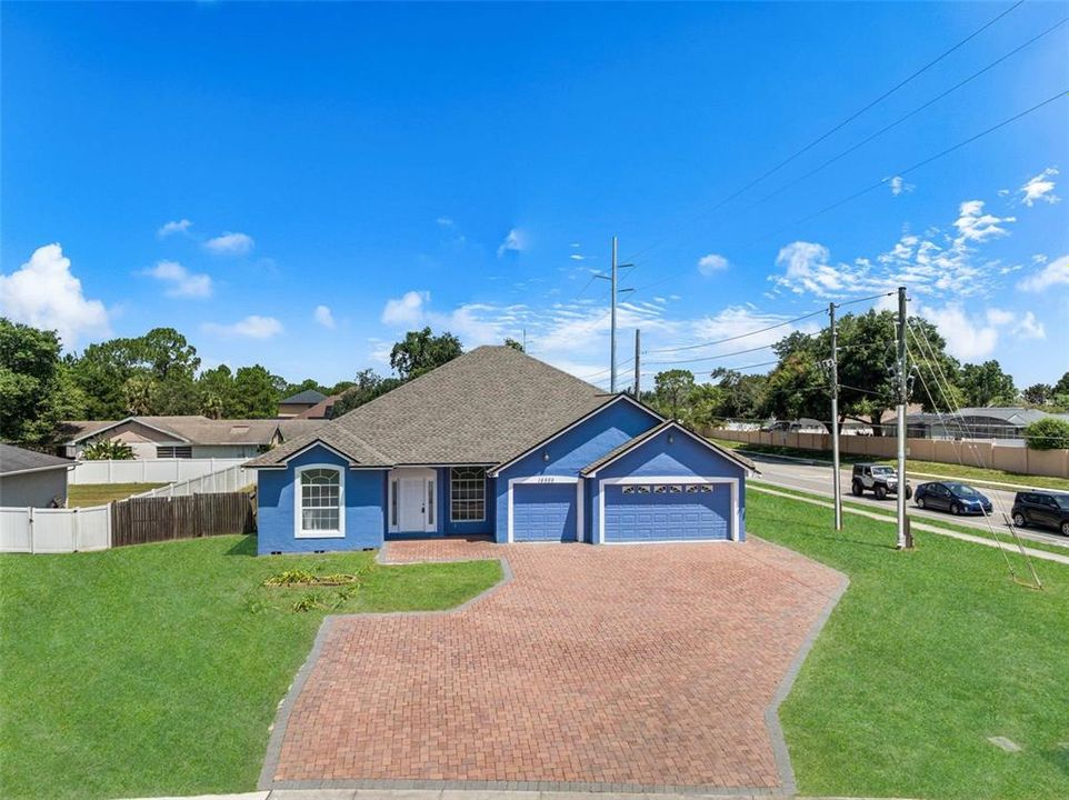 For Sale: $500,000 (4 beds, 3 baths, 2423 Square Feet)