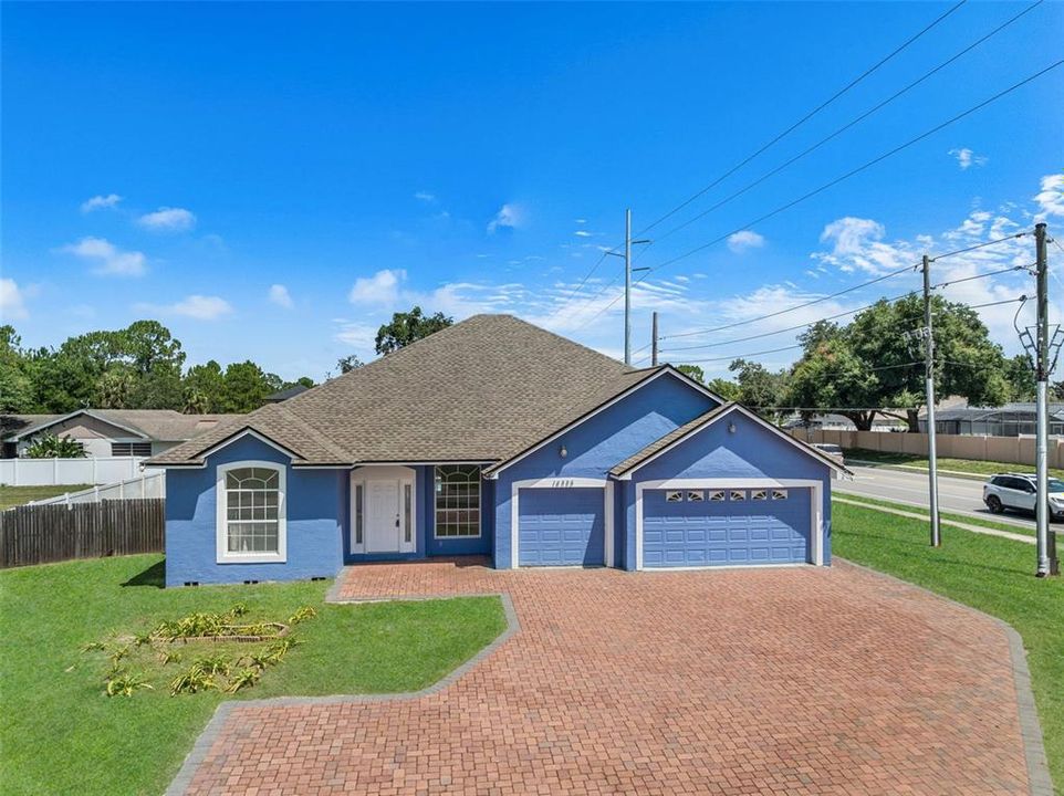 For Sale: $500,000 (4 beds, 3 baths, 2423 Square Feet)