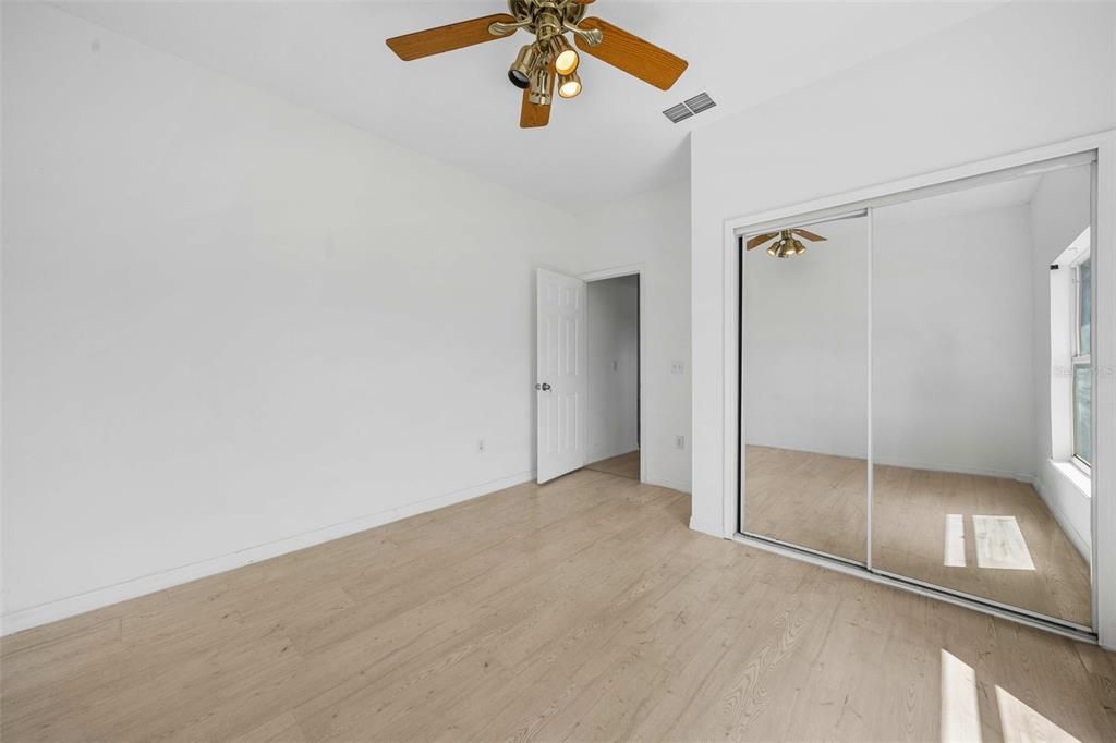 For Sale: $500,000 (4 beds, 3 baths, 2423 Square Feet)