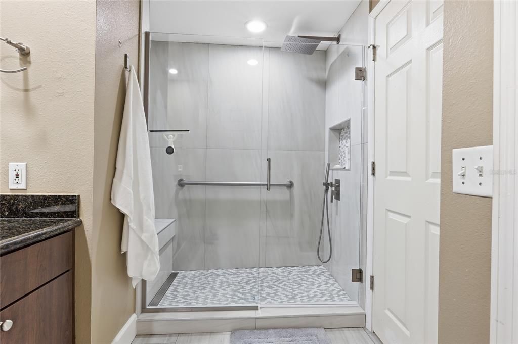 En Venta: $849,000 (3 camas, 2 baños, 1932 Pies cuadrados)