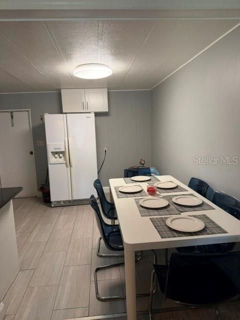 На продажу: $245,000 (3 спален, 2 ванн, 1058 Квадратных фут)
