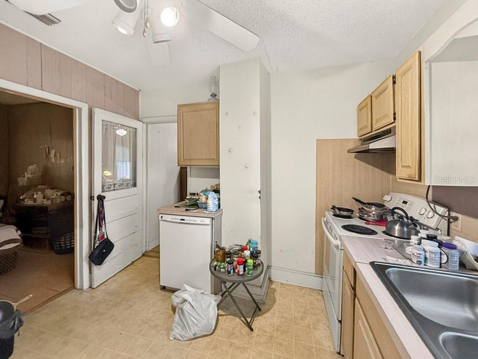 En Venta: $410,000 (2 camas, 1 baños, 1126 Pies cuadrados)