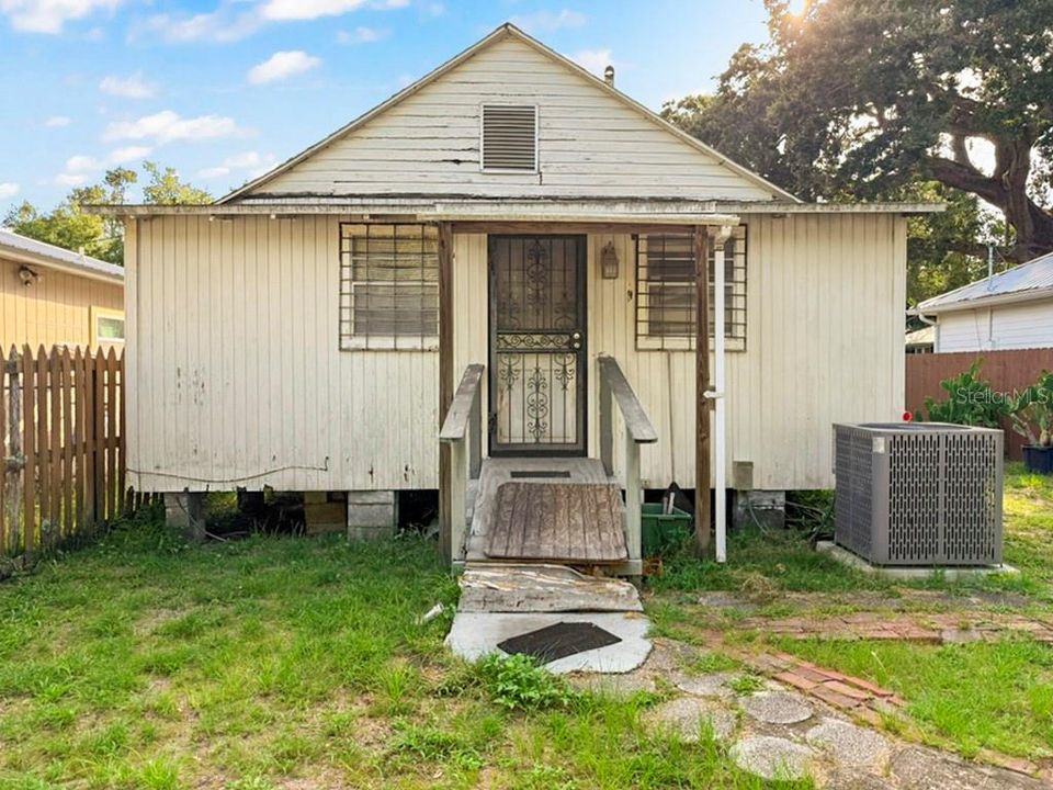 En Venta: $410,000 (2 camas, 1 baños, 1126 Pies cuadrados)