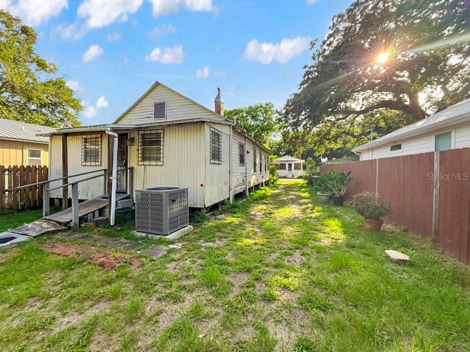 En Venta: $410,000 (2 camas, 1 baños, 1126 Pies cuadrados)