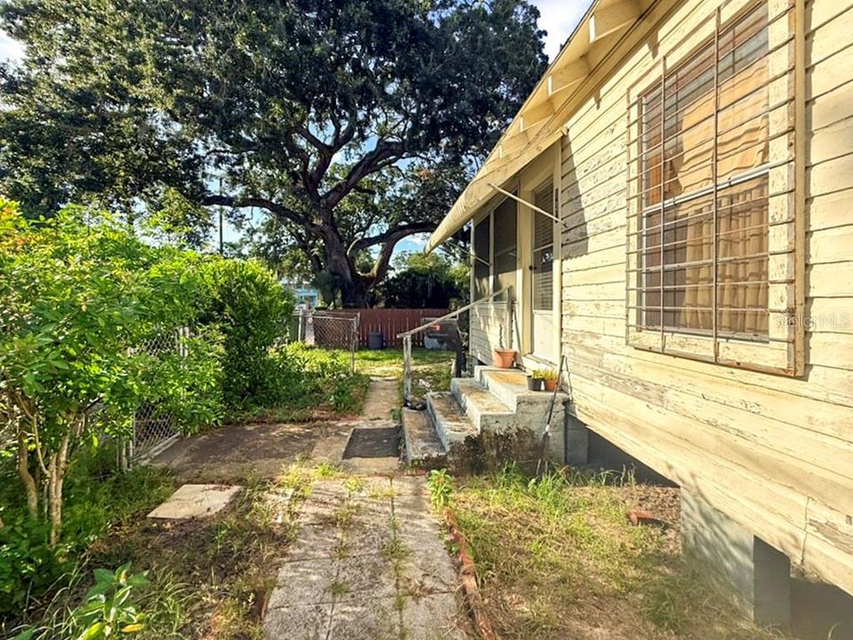 En Venta: $410,000 (2 camas, 1 baños, 1126 Pies cuadrados)