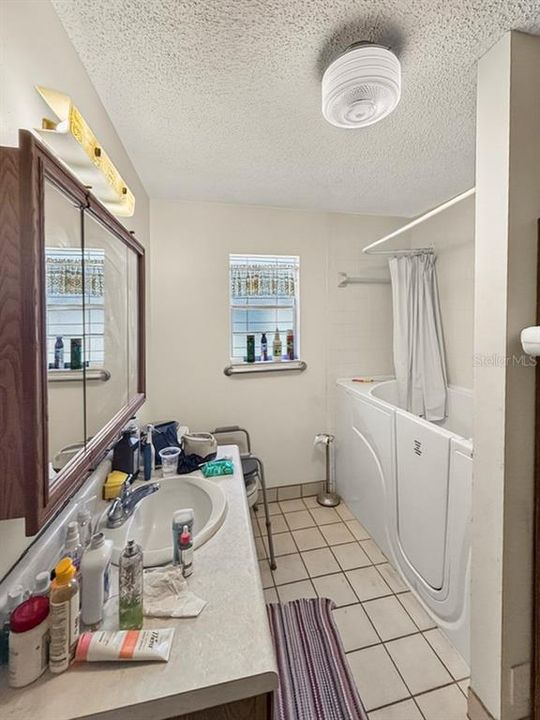 En Venta: $410,000 (2 camas, 1 baños, 1126 Pies cuadrados)