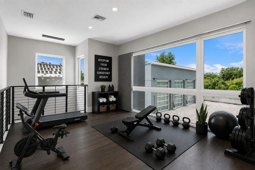 For Sale: $5,750,000 (5 beds, 4 baths, 6699 Square Feet)