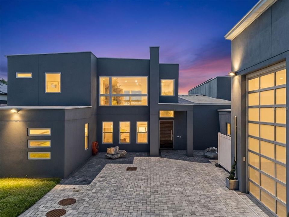 For Sale: $5,750,000 (5 beds, 4 baths, 6699 Square Feet)