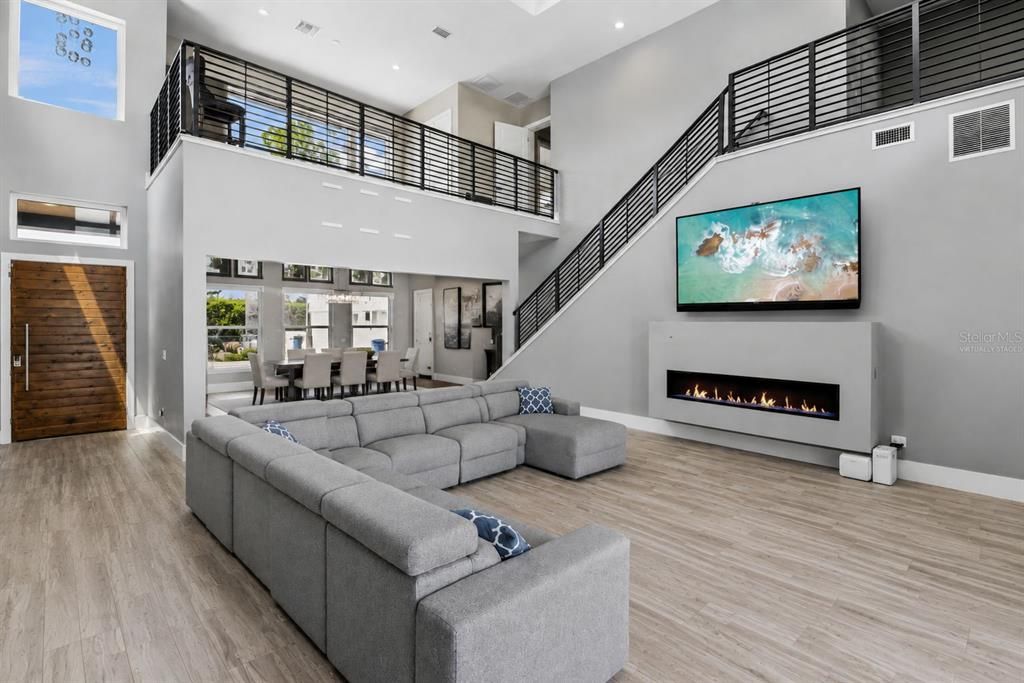 For Sale: $5,750,000 (5 beds, 4 baths, 6699 Square Feet)