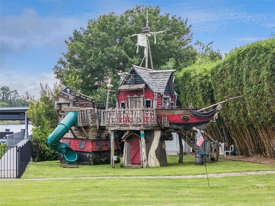 For Sale: $5,750,000 (5 beds, 4 baths, 6699 Square Feet)