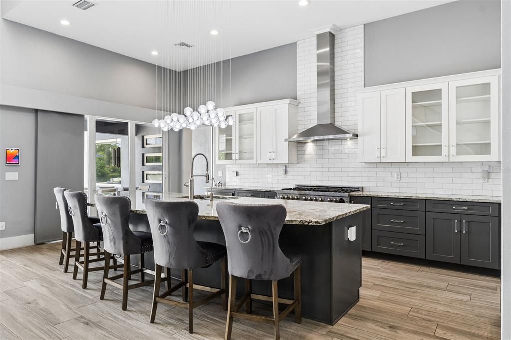 For Sale: $5,750,000 (5 beds, 4 baths, 6699 Square Feet)