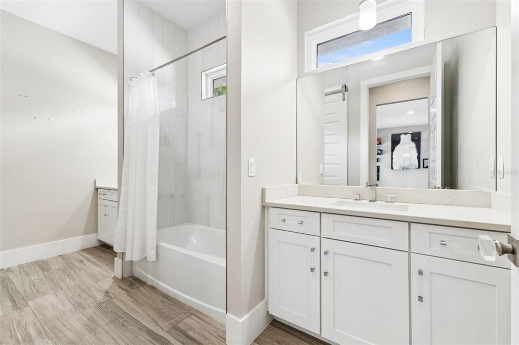 For Sale: $5,750,000 (5 beds, 4 baths, 6699 Square Feet)
