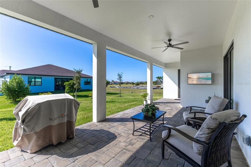 For Sale: $609,000 (3 beds, 3 baths, 1931 Square Feet)