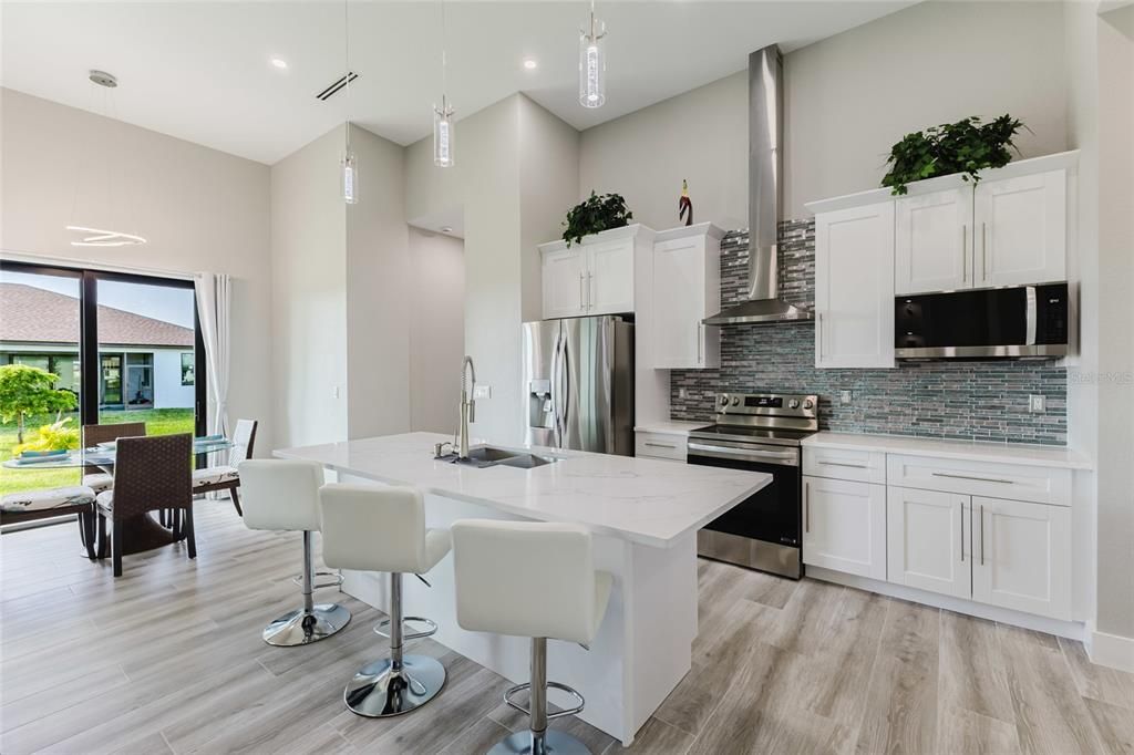 For Sale: $609,000 (3 beds, 3 baths, 1931 Square Feet)