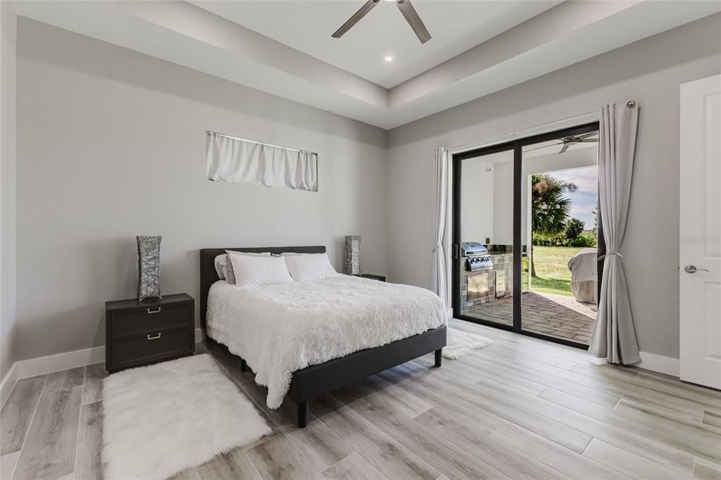 For Sale: $609,000 (3 beds, 3 baths, 1931 Square Feet)