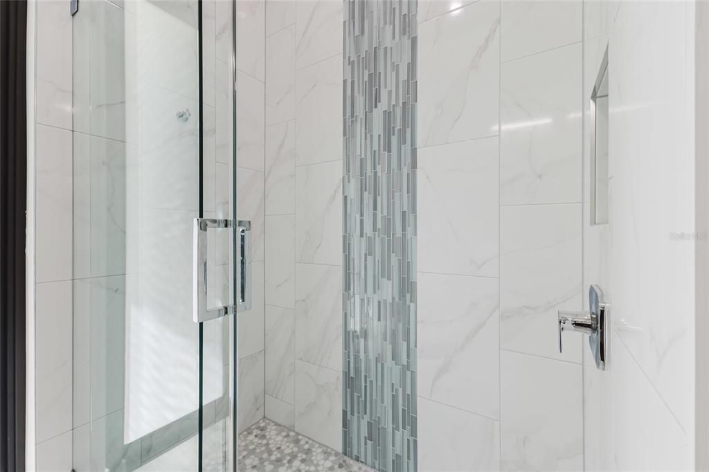 For Sale: $609,000 (3 beds, 3 baths, 1931 Square Feet)