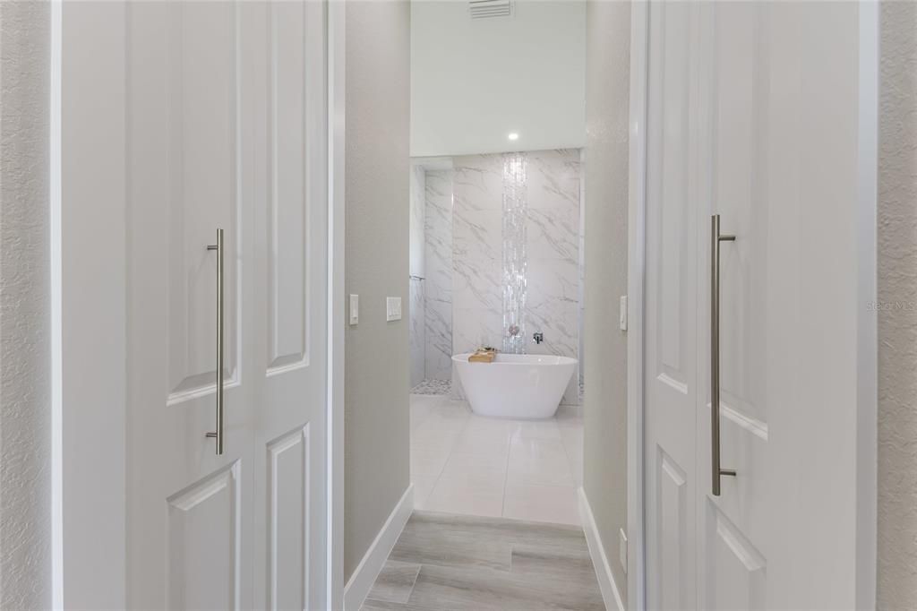 For Sale: $609,000 (3 beds, 3 baths, 1931 Square Feet)
