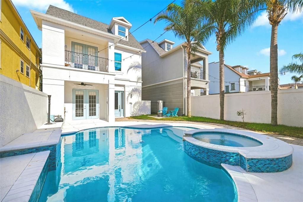 For Sale: $1,045,000 (7 beds, 5 baths, 3490 Square Feet)