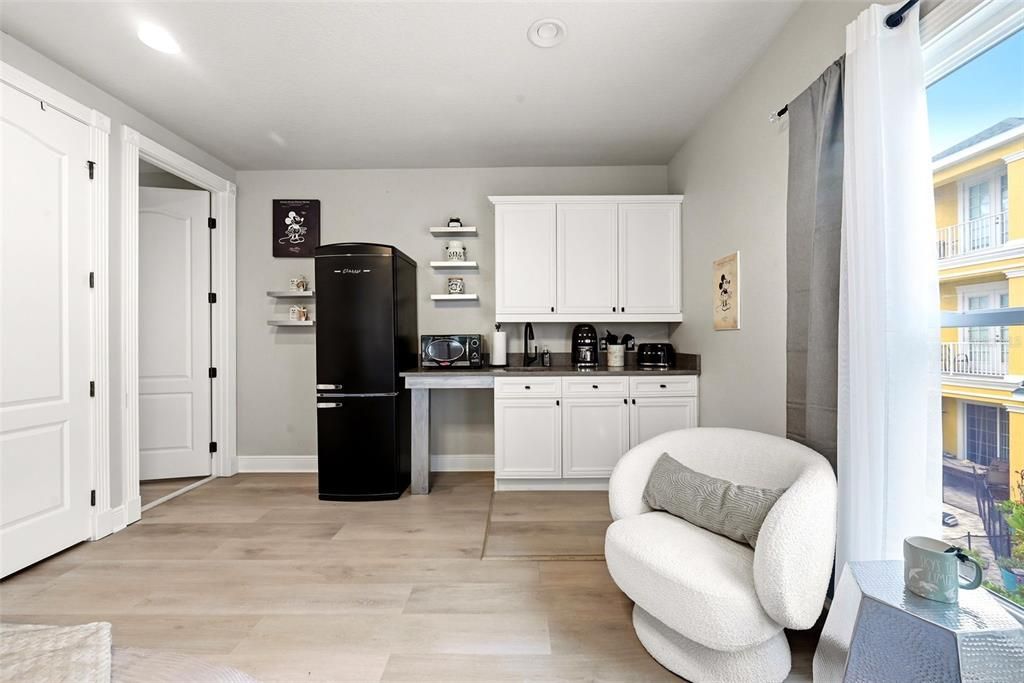 For Sale: $1,045,000 (7 beds, 5 baths, 3490 Square Feet)
