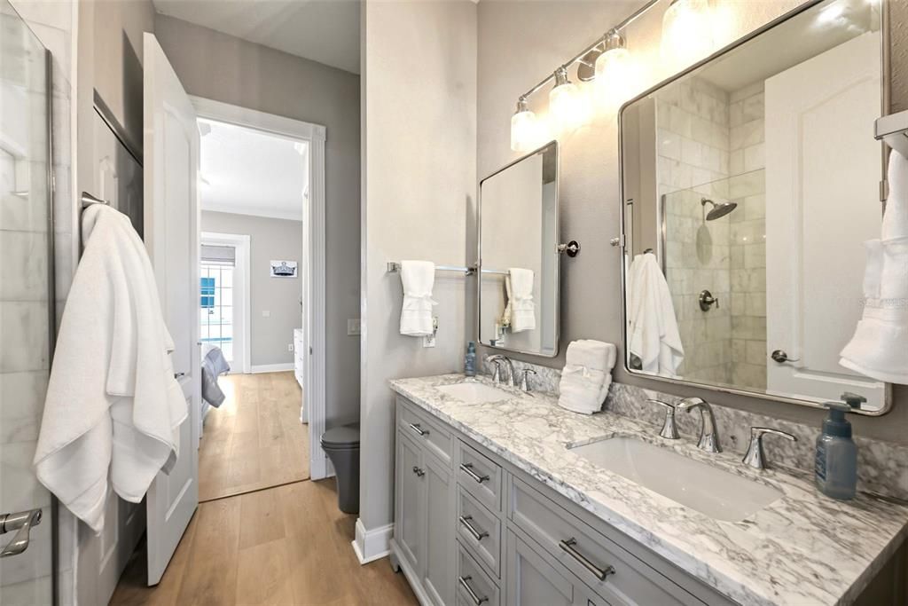 For Sale: $1,045,000 (7 beds, 5 baths, 3490 Square Feet)