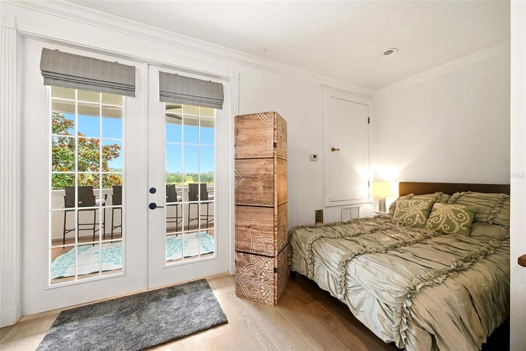 For Sale: $1,045,000 (7 beds, 5 baths, 3490 Square Feet)