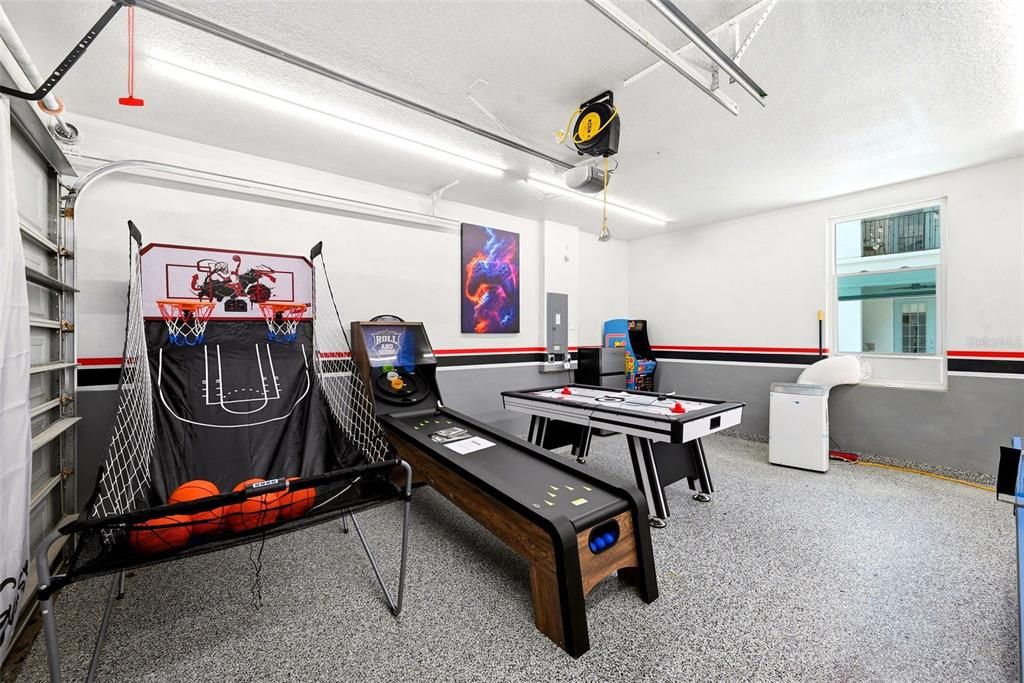 For Sale: $1,045,000 (7 beds, 5 baths, 3490 Square Feet)