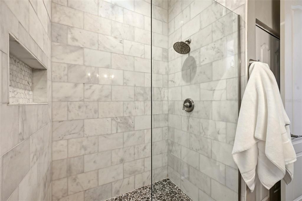 For Sale: $1,045,000 (7 beds, 5 baths, 3490 Square Feet)