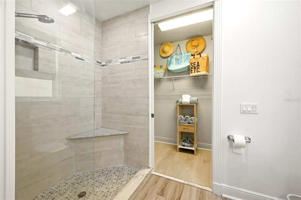 For Sale: $1,045,000 (7 beds, 5 baths, 3490 Square Feet)