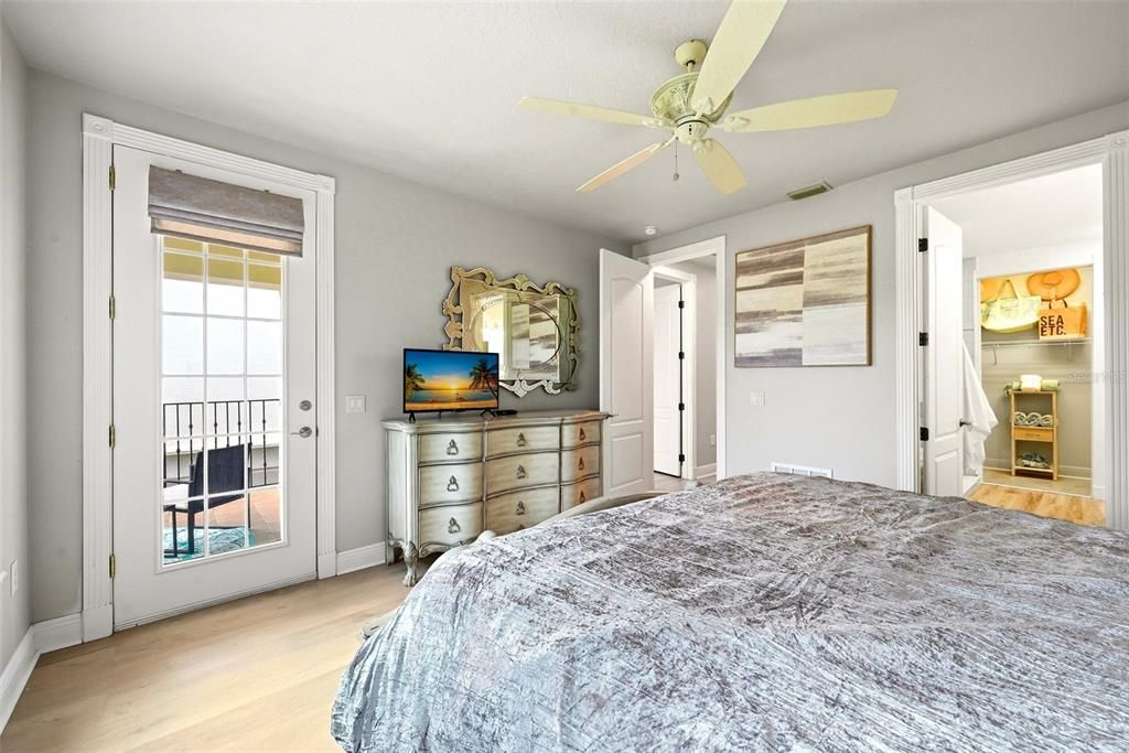 For Sale: $1,045,000 (7 beds, 5 baths, 3490 Square Feet)